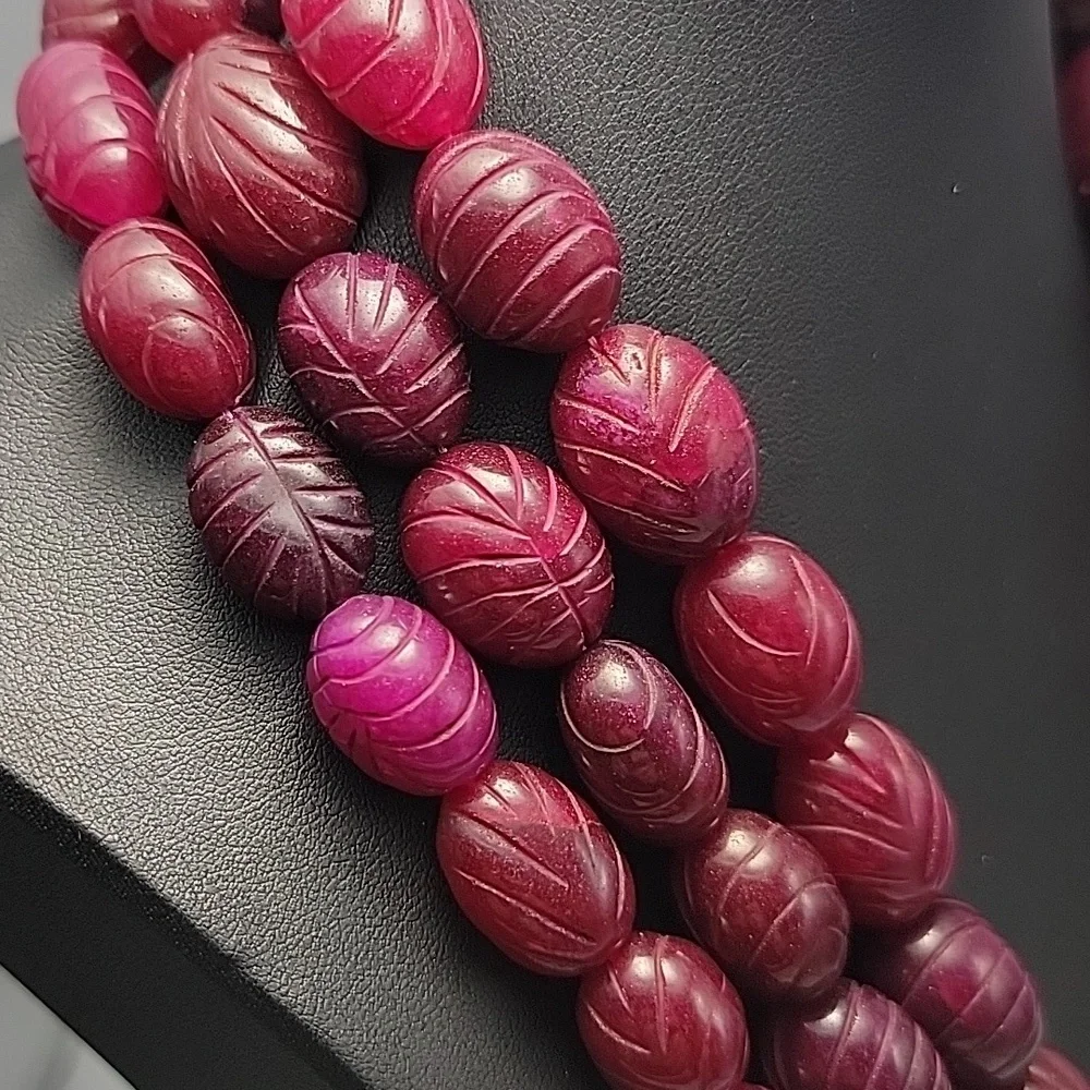 COLLOSAL 2065.00 CTS EARTH MINED 3 LINE RED RUBY CARVED BEADS BEADED UV NECKLACE